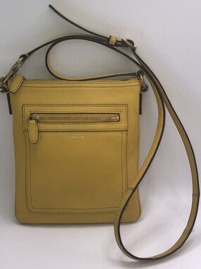 Coach Legacy Leather Lemon Swingpack/Crossbody Bag 🍋